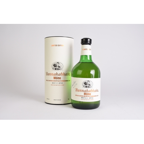 600 - Bunnahabhain Moine limited edition single malt whisky Bottled 20/05/04, one of 310, 59.6% ABV, in tu... 