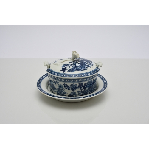 110 - A Worcester porcelain 'Fence' pattern butter tub dish, cover and stand, circa 1775, transfer-printed... 