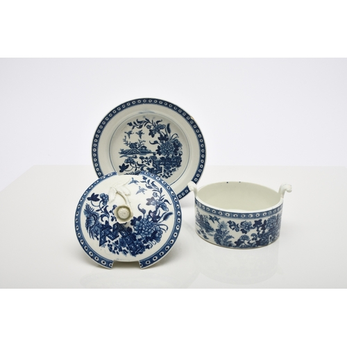 110 - A Worcester porcelain 'Fence' pattern butter tub dish, cover and stand, circa 1775, transfer-printed... 