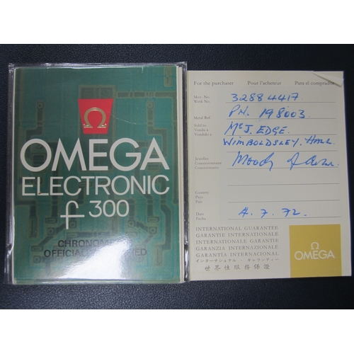 60 - Omega: A gentleman's gold plated wristwatch Model: Constellation F300 Electronic Reference: 198.0003... 