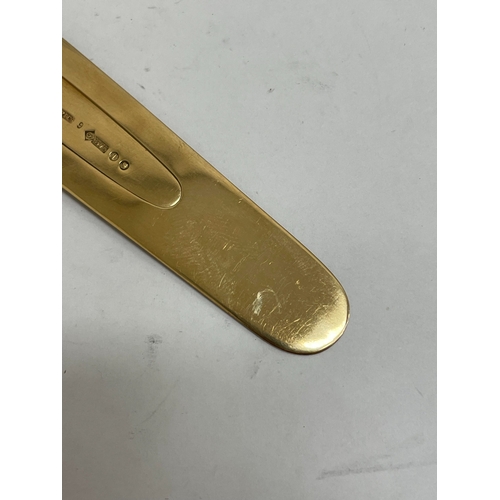 21 - A Victorian Sampson Mordan & Co 9ct gold combined bookmark / magnifier, London 1894, the book mark o... 