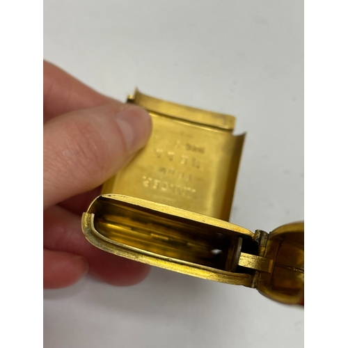 22 - A Victorian Sampson Mordan & Co 9ct gold combined vesta and photo frame, London 1900, the case of ro... 