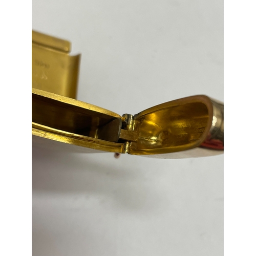 22 - A Victorian Sampson Mordan & Co 9ct gold combined vesta and photo frame, London 1900, the case of ro... 