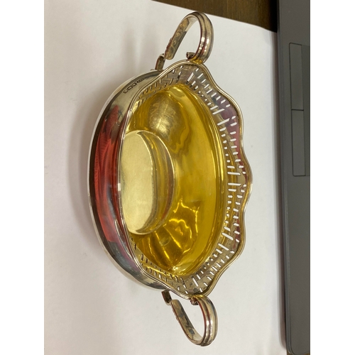 7 - An early 20th century three piece silver tea service, Sibray, Hall & Co Ltd, Sheffield 1923, each pi... 