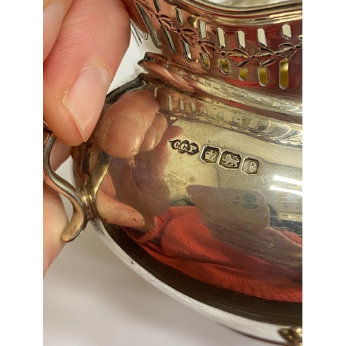 7 - An early 20th century three piece silver tea service, Sibray, Hall & Co Ltd, Sheffield 1923, each pi... 