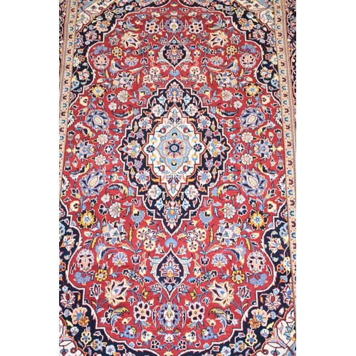 333 - A Kashan rug 214cm x134cm