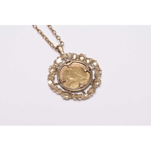 225 - A Victorian half sovereign pendant, dated 1900, within 9ct gold mount and suspended from 9ct gold ch... 