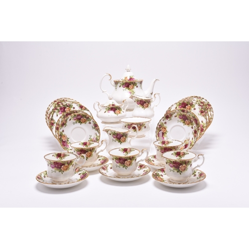 93 - A Royal Albert 'Old Country Roses' dinner and tea service, mainly circa 1962-1974, but some pieces w... 