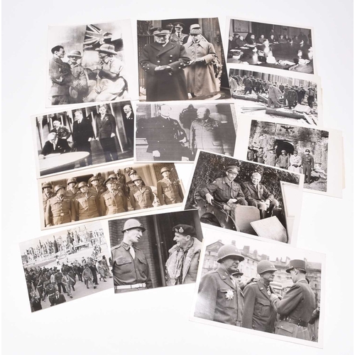 42 - PRESS PHOTOGRAPHY. Second World War - Important Allied figures and the British War Cabinet, circa 19... 