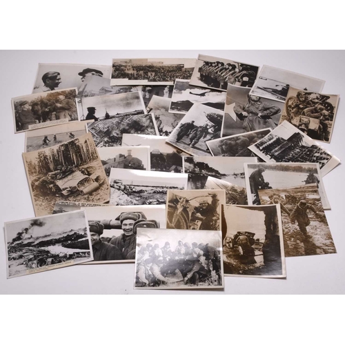 52 - PRESS PHOTOGRAPHY. Russian Front. Second World War, circa 1941-45. Approximately 100 black-and-white... 