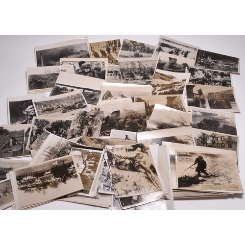 52 - PRESS PHOTOGRAPHY. Russian Front. Second World War, circa 1941-45. Approximately 100 black-and-white... 