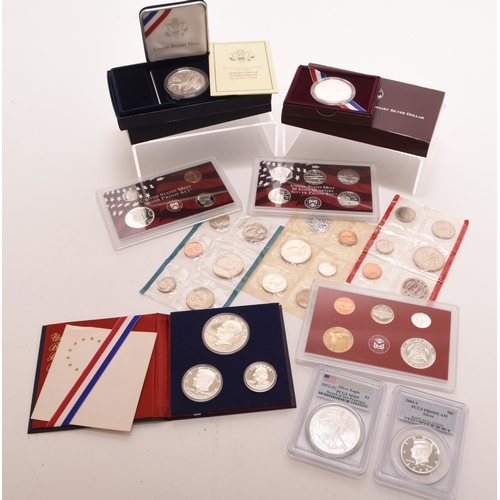 137 - A large collection of United States silver, cupro-nickel and bronze coinage comprising: Dollars - ha... 