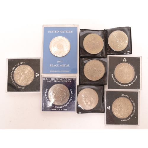 141 - UK commemorative coinage comprising five silver Britannia £2 coins, silver proof milennium crown plu... 