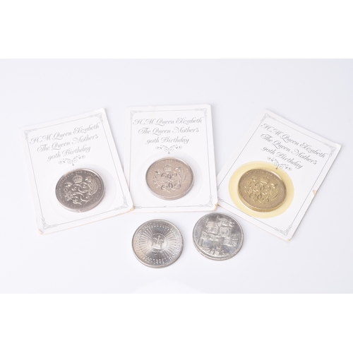 167 - A collection of United Kingdom silver, cupro-nickel and bronze coinage comprising crowns dated 1935,... 