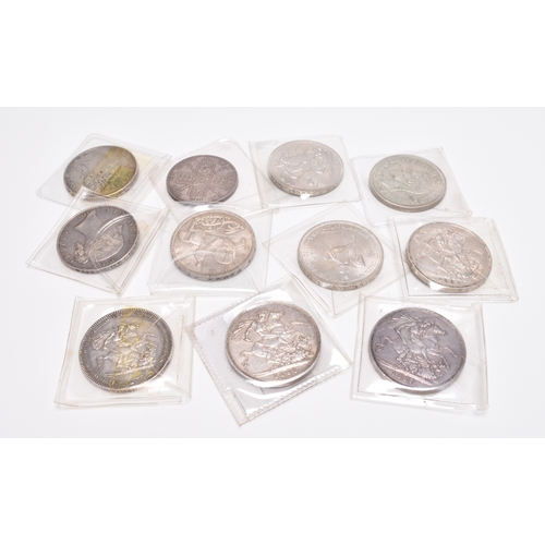 256 - A collection of UK silver and cupro-nickel crowns form George III to Elizabeth II comprising 1819, 1... 