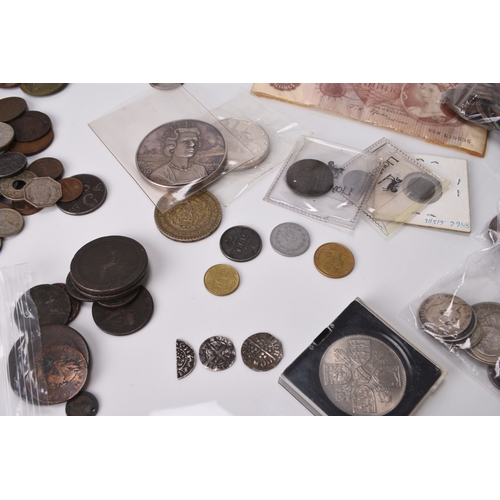 302 - A large collection of UK and foreign silver, cupro-nickel, copper and bronze coinage together with b... 