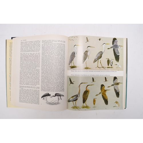 45 - HANDBOOK OF THE BIRDS OF EUROPE, the Middle East and North Africa. The Birds of the Western Palearct... 