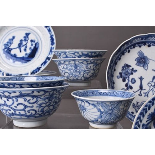 29 - A group of Chinese blue and white porcelain, mainly 18th century Including teabowls, rice bowls, two... 