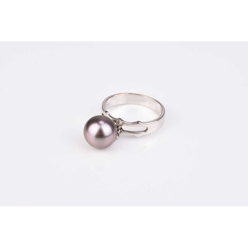 240 - A 9ct white gold Tahitian cultured pearl and diamond ring / pendant, ring size N 1/2, weight approx ... 