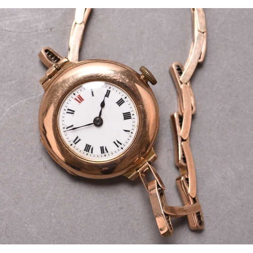 289 - A lady's 9ct gold wristwatch Date: Circa 1926 Movement: 17 jewel Cal.1026 manual wind Dial: White en... 