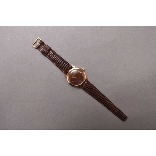 304 - Universal Geneve: A gentleman's gold plated Monomatic wristwatch Model: Monomatic Reference: 400101 ... 