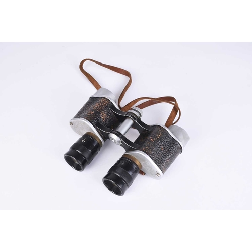 332 - A pair of US military issue Bausch & Lomb binoculars 30mm, stamped for the Signal Corps, U.S. Army, ... 