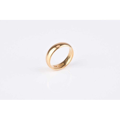 91 - An Edwardian 18ct gold wedding band, hallmarked Glasgow 1901, the interior engraved 'J.P.M & R.B.L 1... 