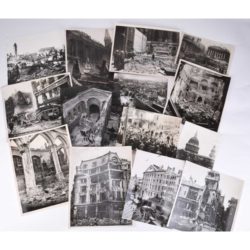 36 - PRESS PHOTOGRAPHY, Second World War. The Blitz and other bomb damage. Approximately 64 black and whi... 