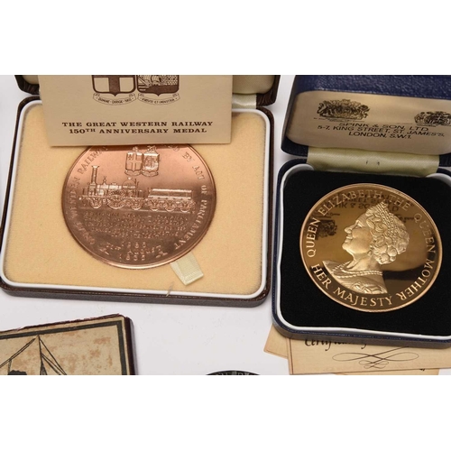 257 - A collection of coins, comprising; three silver proof five pounds commemorative coins dated 1990 x 2... 