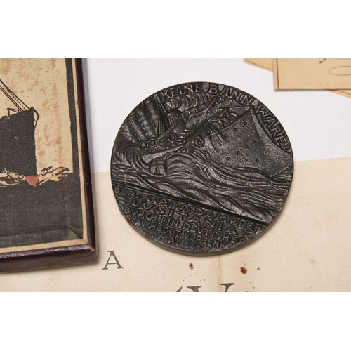 257 - A collection of coins, comprising; three silver proof five pounds commemorative coins dated 1990 x 2... 