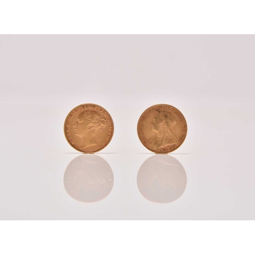 194 - Victoria, two sovereigns, one dated 1876 and one dated 1899 (2)