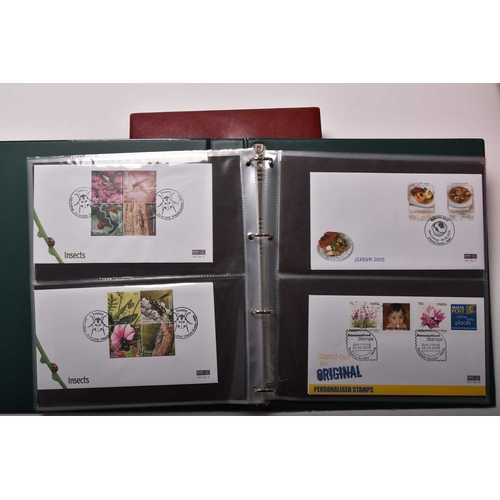 241 - Stamps and covers etc from Islands, to include; Papua New Guinea (5 albums -1960s-90s mint and used,... 