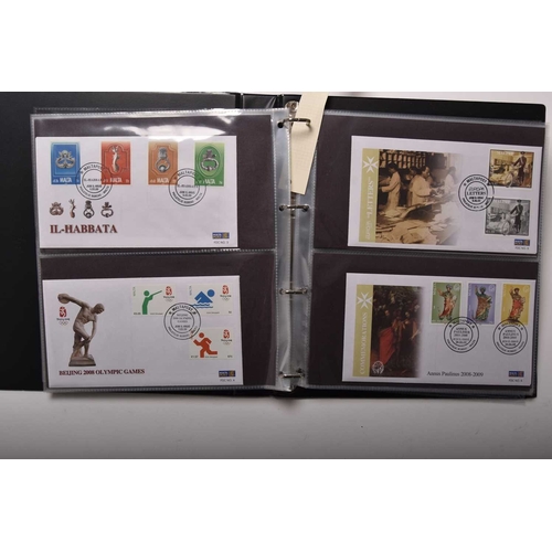 241 - Stamps and covers etc from Islands, to include; Papua New Guinea (5 albums -1960s-90s mint and used,... 