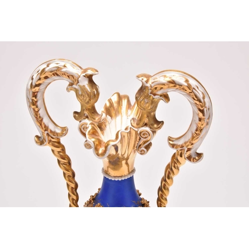 149 - A Chamberlain's (Worcester) ornamental twin-handled vase, circa 1820, the matt blue ground with appl... 