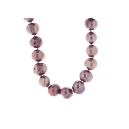 127 - Round pink 7.0 - 7.5mm freshwater cultured pearl necklace with a gold plated clasp.
Pearl quality AA... 