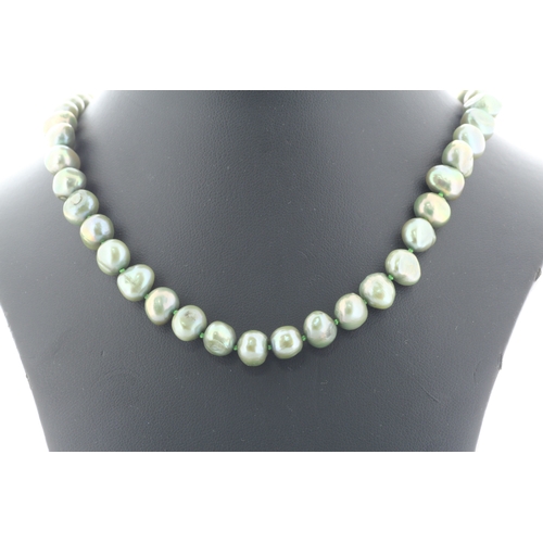 133 - Baroque shaped 8.0 - 8.5mm freshwater cultured pearl necklace.
Pearl quality AAA. This necklace is 2... 