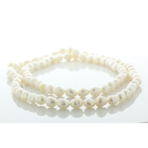 135 - Baroque shaped 8.0 - 8.5mm freshwater cultured pearl necklace.
Pearl quality AAA. This necklace is 3... 