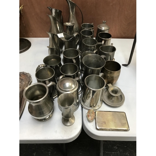 272 - A MIXED COLLECTION OF 22 PEWTER TANKARDS OF VARIOUS SIZES TOGETHER WITH A RECTANGU;AR SILVER PLATED ... 