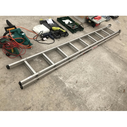 62 - A TWO SECTION EIGHTEEN RUNG YOUNGMAN 100 ALUMINIUM LADDER