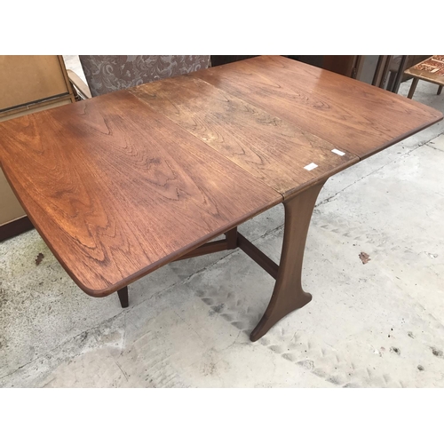 620 - A RETRO TEAK DROP LEAF DINING TABLE