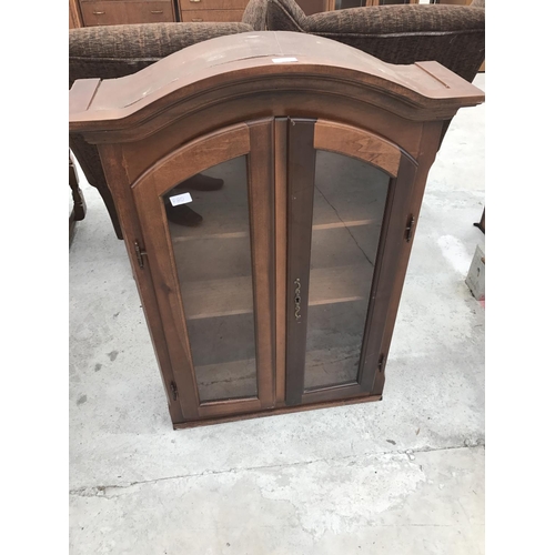 621 - A MAHOGANY CABINET WITH TWO GLAZED DOORS