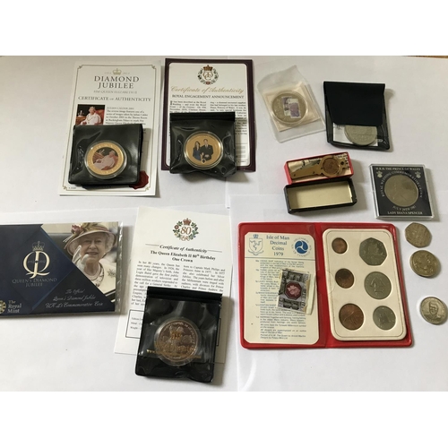 355 - TEN COMMEMORATIVE COINS AND COIN SETS - A 1981 CROWN, A 2007 £5, A 2007 £20 BANKNOTE COIN LIMITED ED... 