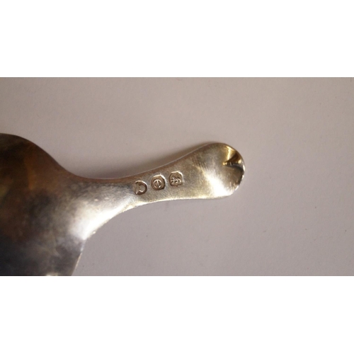 457 - A GEORGE III SILVER CADDY SPOON, 1780, WEIGHT 8.9G