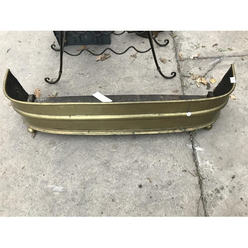 52 - A 19TH CENTURY BRASS FIRE FENDER