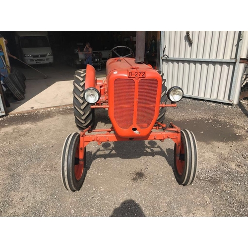 77 - A VINTAGE ALICE CHALMERS D-270 TVO/PETROL TRACTOR - GOOD STARTER AND RUNNER, NEW TYRES