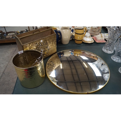 391 - A MIXED GROUP OF ITEMS TO INCLUDE A MODERN MIRROR, BRASS COAL BUCKET AND FURTHER MAGAZINE RACK (3)