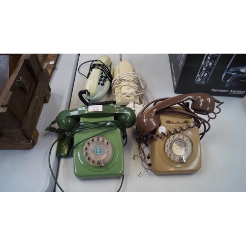 406 - A GROUP OF FOUR VINTAGE BAKELITE TELEPHONES TO INCLUDE GREEN AND BROWN EXAMPLES (4)