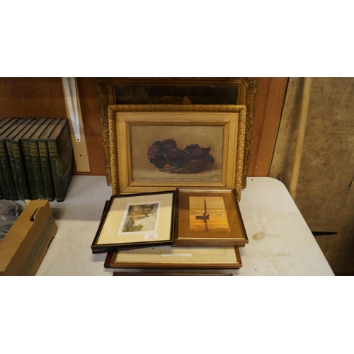 473 - A MIXED LOT OF PICTURES AND PRINTS TO INCLUDE AN INDISTINCTLY SIGNED STILL LIFE IN GILT FRAME (QTY)