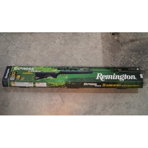 493 - A GOOD QUALITY BOXED 'REMINGTON' .22 AIR RIFLE & SCOPE