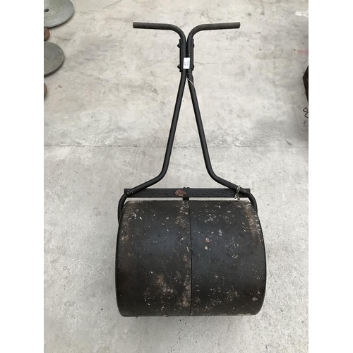 17 - A VINTAGE CAST IRON GARDEN ROLLER